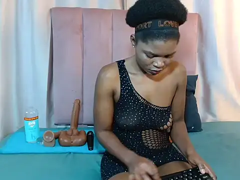 Snapshot of Tianaah chatting on 06-02-26, 06:26 Tianaah online show from 06-02-26, 06:26