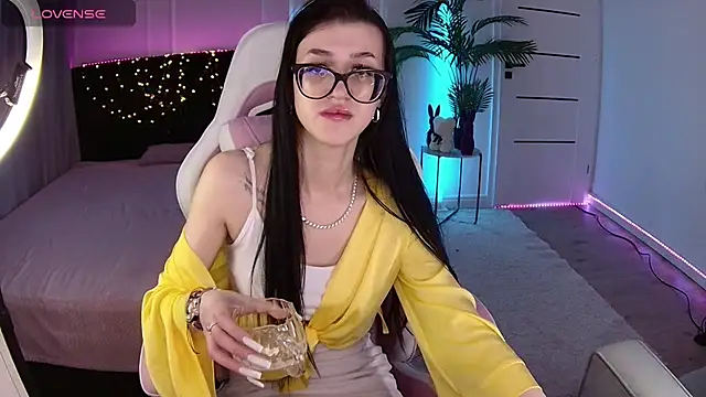 Ariella Me online show from 05-23-26, 07:02