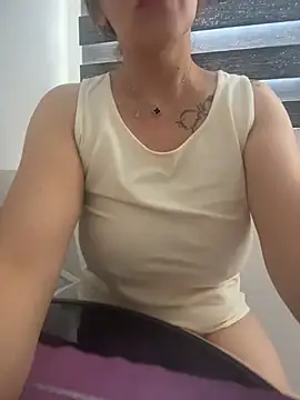 Snapshot of Hot-Milf4U chatting on 07-16-26, 05:35 Hot-Milf4U online show from 07-16-26, 05:35