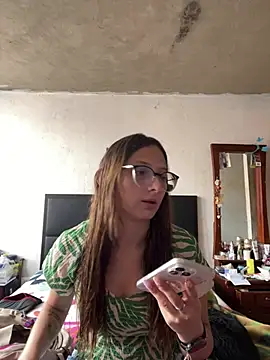 Snapshot of aria_rousse3 chatting on 05-21-26, 01:29 aria rousse3 online show from 05-21-26, 01:29