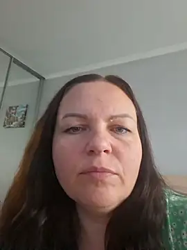 Snapshot of Meri_a chatting on 07-12-26, 07:54 Meri a online show from 07-12-26, 07:54
