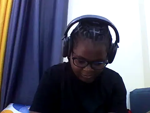 Snapshot of ladar chatting on 06-16-26, 04:59 ladar online show from 06-16-26, 04:59