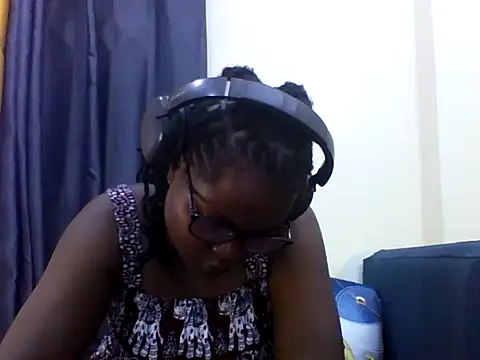 Snapshot of ladar chatting on 06-19-26, 06:07 ladar online show from 06-19-26, 06:07