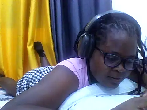 Snapshot of ladar chatting on 06-27-26, 05:51 ladar online show from 06-27-26, 05:51