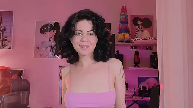 Snapshot of LuluKissmi chatting on 05-21-26, 12:34 LuluKissmi online show from 05-21-26, 12:34