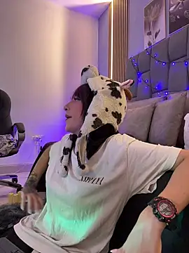 Mika love milo online show from 06-07-26, 04:27
