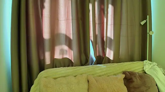 Snapshot of silver_grl chatting on 06-02-26, 01:40 silver grl online show from 06-02-26, 01:40