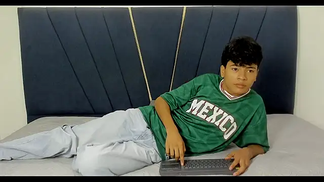 Snapshot of jacob_cum23 chatting on 06-09-26, 02:17 jacob cum23 online show from 06-09-26, 02:17