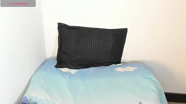 Snapshot of bellaroch chatting on 07-07-26, 05:32 bellaroch online show from 07-07-26, 05:32