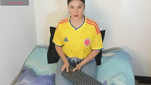 Snapshot of bellaroch chatting on 07-07-26, 10:03 bellaroch online show from 07-07-26, 10:03