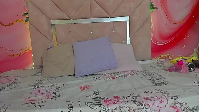 Snapshot of Candy__Moon_ chatting on 05-23-26, 03:12 Candy Moon online show from 05-23-26, 03:12