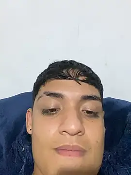 Snapshot of Emannuel__777 chatting on 05-28-26, 01:58 Emannuel 777 online show from 05-28-26, 01:58