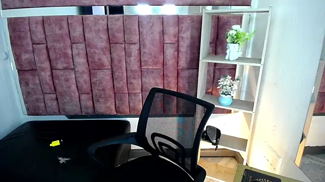 Logaanhotts online show from 05-29-26, 07:56
