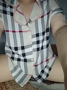 Snapshot of Nhu-babi chatting on 07-08-26, 06:56 Nhu-babi online show from 07-08-26, 06:56