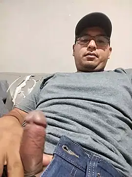 Snapshot of Ferluchum chatting on 05-30-26, 02:52 Ferluchum online show from 05-30-26, 02:52