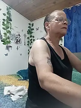 Snapshot of katrinna_ chatting on 05-30-26, 11:57 katrinna online show from 05-30-26, 11:57