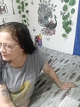 Snapshot of katrinna_ chatting on 07-16-26, 11:33 katrinna online show from 07-16-26, 11:33