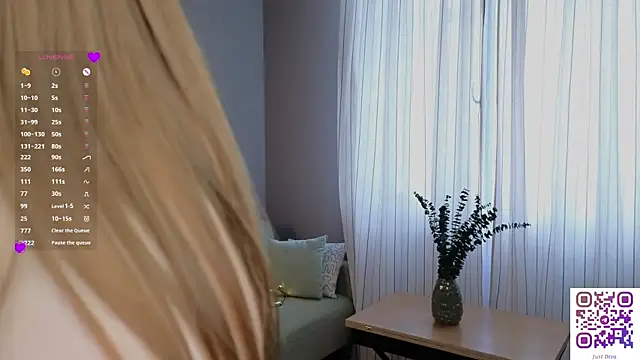 Snapshot of DivaCrystal_ chatting on 06-11-26, 05:49 DivaCrystal online show from 06-11-26, 05:49