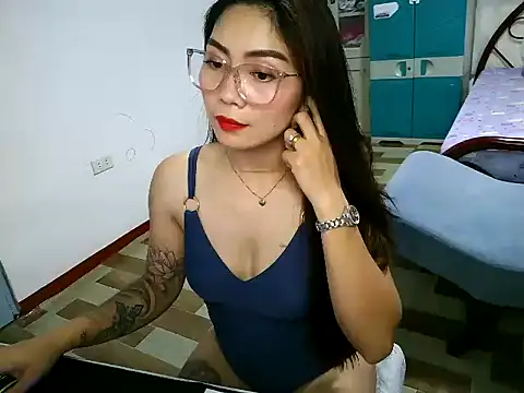 Snapshot of Sexynica chatting on 05-27-26, 01:19 Sexynica online show from 05-27-26, 01:19