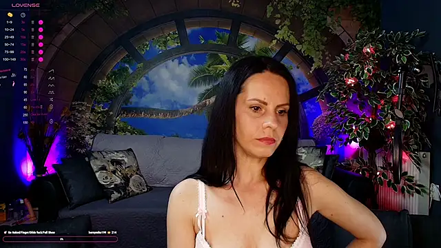 RoxanneBlize online show from 05-28-26, 05:43