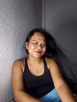 Snapshot of missLiLy07 chatting on 05-31-26, 02:35 missLiLy07 online show from 05-31-26, 02:35
