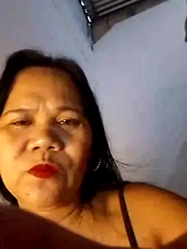 Snapshot of missLiLy07 chatting on 06-10-26, 04:01 missLiLy07 online show from 06-10-26, 04:01
