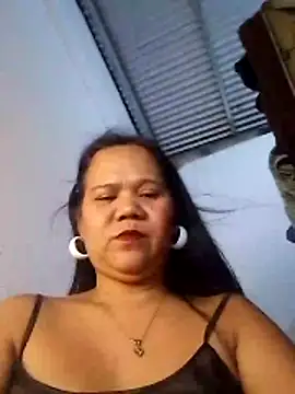 Snapshot of missLiLy07 chatting on 06-10-26, 04:50 missLiLy07 online show from 06-10-26, 04:50