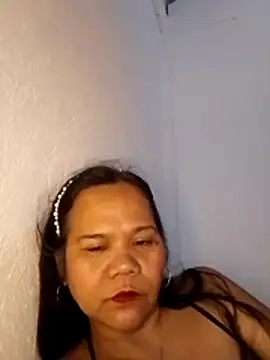 Snapshot of missLiLy07 chatting on 06-14-26, 05:15 missLiLy07 online show from 06-14-26, 05:15
