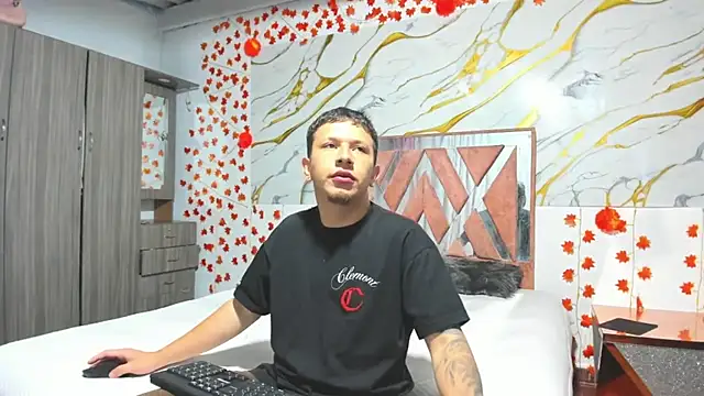 Cassie and nate online show from 05-25-26, 03:12