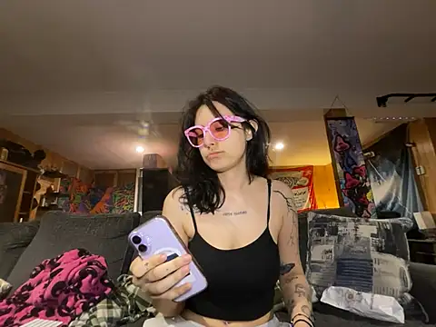 Snapshot of B4BYJINX chatting on 06-03-26, 04:23 B4BYJINX online show from 06-03-26, 04:23