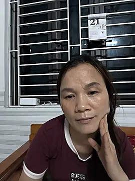 Snapshot of Lye_lovely chatting on 05-21-26, 03:41 Lye lovely online show from 05-21-26, 03:41