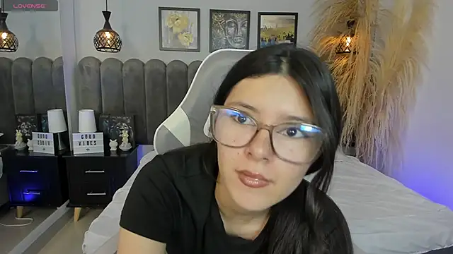 Snapshot of amber_hill__ chatting on 05-26-26, 12:12 amber hill online show from 05-26-26, 12:12