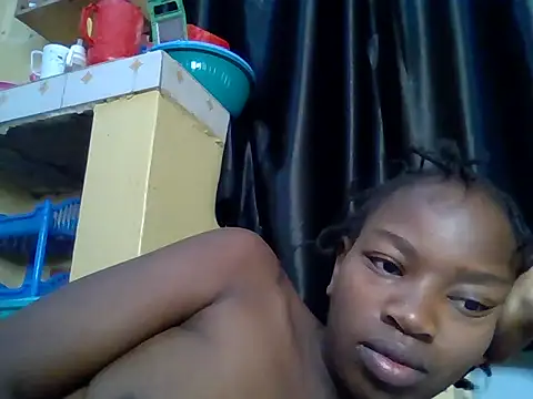 Snapshot of aliana082169 chatting on 07-11-26, 04:04 aliana082169 online show from 07-11-26, 04:04