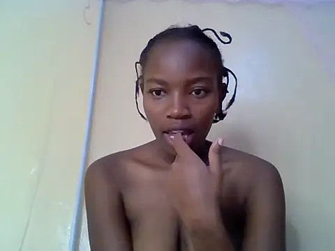 Snapshot of aliana082169 chatting on 07-15-26, 08:41 aliana082169 online show from 07-15-26, 08:41