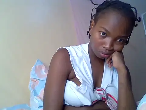 Snapshot of aliana082169 chatting on 07-17-26, 08:14 aliana082169 online show from 07-17-26, 08:14