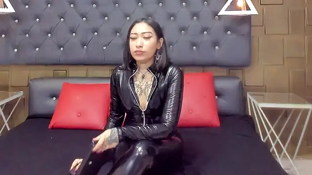 LennaCruz online show from 05-31-26, 11:39