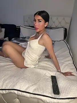 Snapshot of Khalillah chatting on 05-29-26, 03:43 Khalillah online show from 05-29-26, 03:43