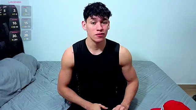 Snapshot of Luke_Muscle chatting on 07-15-26, 12:49 Luke Muscle online show from 07-15-26, 12:49