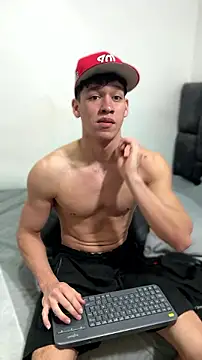 Snapshot of Luke_Muscle chatting on 07-15-26, 01:38 Luke Muscle online show from 07-15-26, 01:38