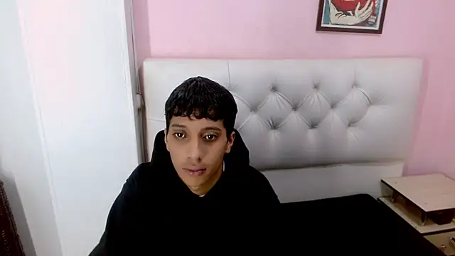 Snapshot of jl_brayan12 chatting on 06-10-26, 01:21 jl brayan12 online show from 06-10-26, 01:21