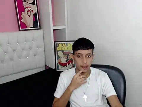 Snapshot of jl_brayan12 chatting on 07-10-26, 04:06 jl brayan12 online show from 07-10-26, 04:06