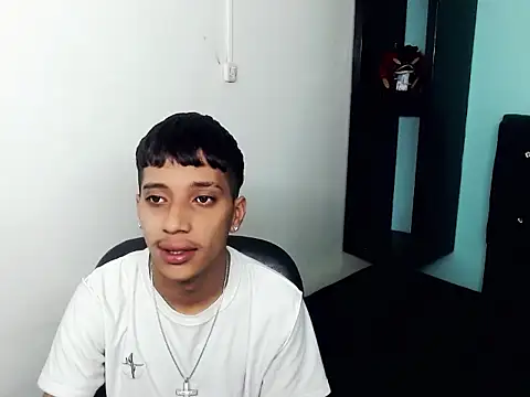 Snapshot of jl_brayan12 chatting on 07-11-26, 03:20 jl brayan12 online show from 07-11-26, 03:20