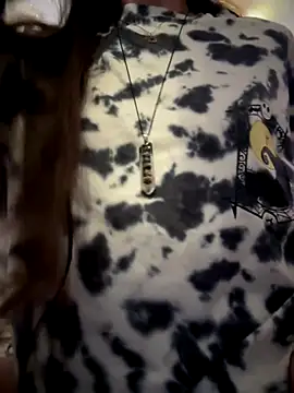 Snapshot of lil_martian chatting on 10-13-25, 02:28 lil martian online show from 10-13-25, 02:28