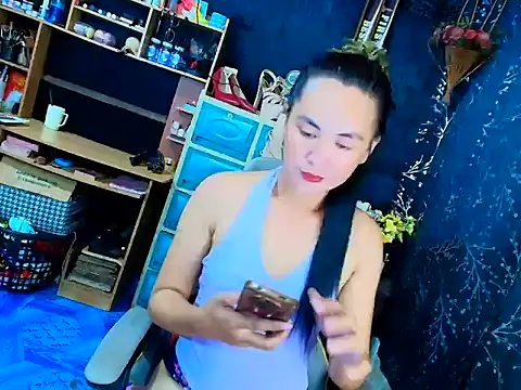 Snapshot of JillianWard17 chatting on 05-30-26, 02:36 JillianWard17 online show from 05-30-26, 02:36