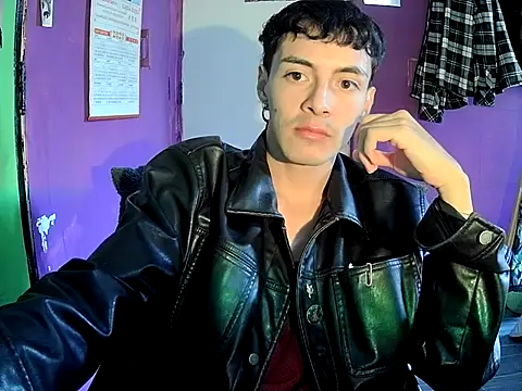 Snapshot of crisanto8 chatting on 05-26-26, 10:28 crisanto8 online show from 05-26-26, 10:28