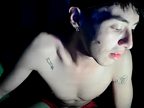 Snapshot of crisanto8 chatting on 05-27-26, 01:57 crisanto8 online show from 05-27-26, 01:57
