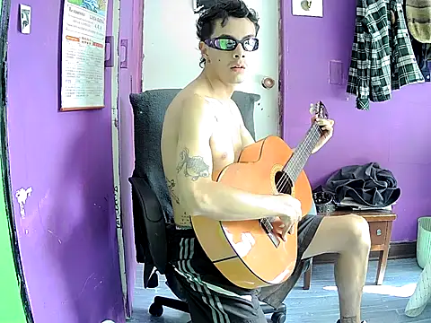 Snapshot of crisanto8 chatting on 05-27-26, 07:55 crisanto8 online show from 05-27-26, 07:55