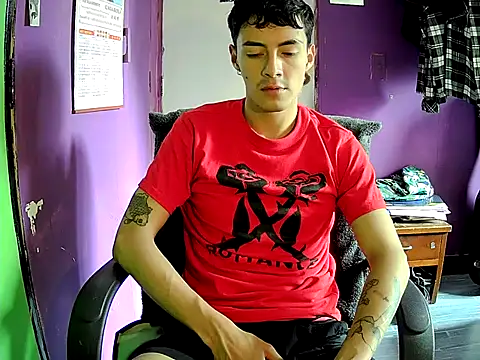 Snapshot of crisanto8 chatting on 05-29-26, 09:13 crisanto8 online show from 05-29-26, 09:13
