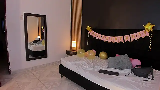 twodolls18 online show from 05-30-26, 05:04