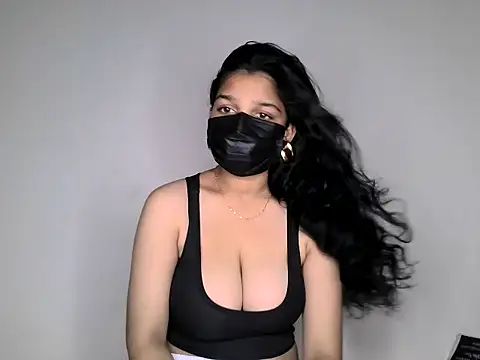 Snapshot of suzan_melly chatting on 06-16-26, 06:16 suzan melly online show from 06-16-26, 06:16